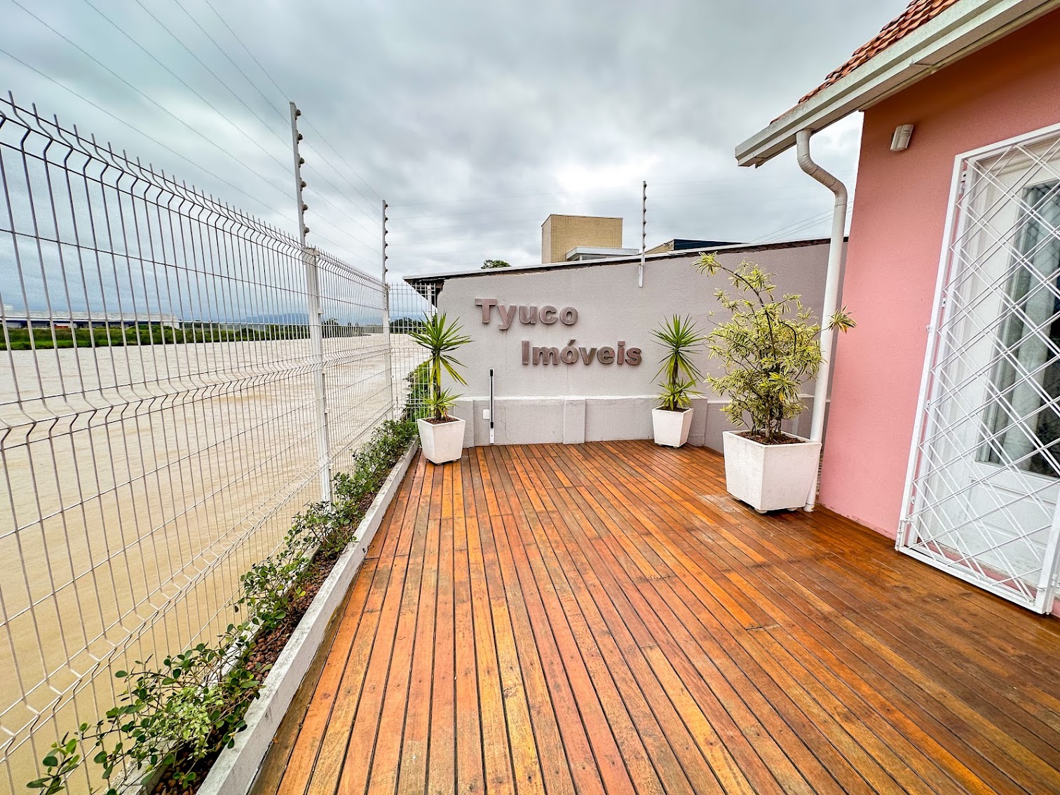 Deck - Tyuco Imóveis